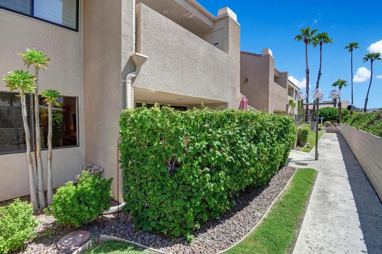 Modern Plaza Villas Oasis Palm Springs Exterior photo